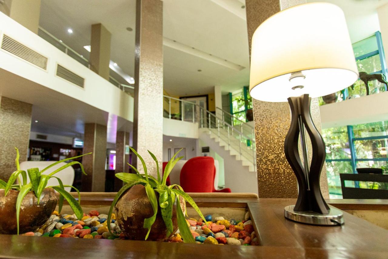 Best Western Premier Accra Airport Hotel Exterior foto